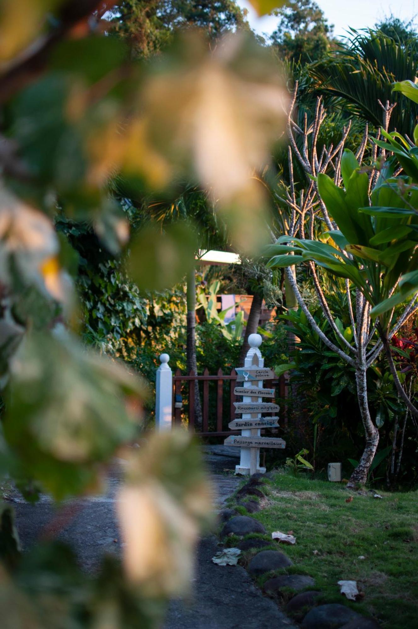 Le Domaine Du Rocher Noir ปวงต์-นัวร์ ภายนอก รูปภาพ